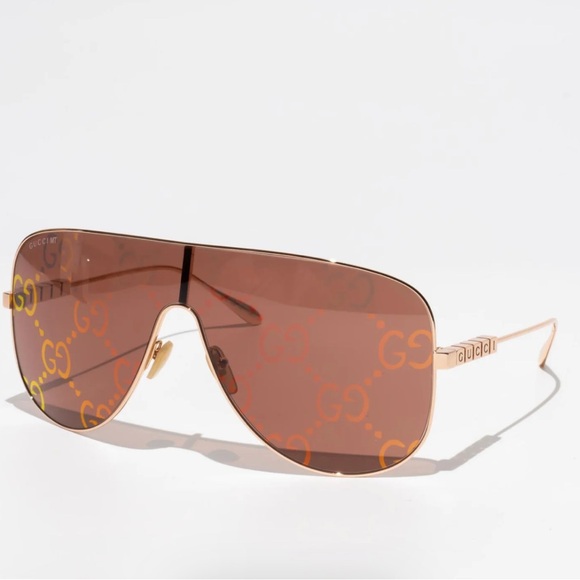 Gucci Accessories - GUCCI
GG146S-003 Logo Lense Shield Sunglasses